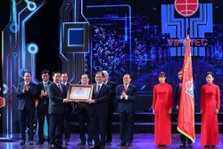 越南国会主席王廷惠：推动科技进步是全党全民的事业