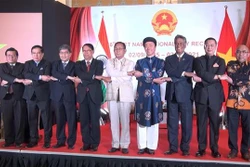 越南驻外使领馆和使团举行国庆76周年庆祝活动