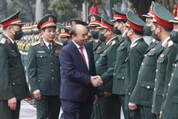 国家主席阮春福：推进研究和发展越南军事艺术和文化