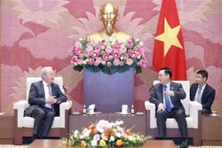 越南国会主席王廷惠会见世界银行首席执行官阿克塞尔· 冯· 托森伯格