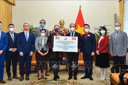 越南援助美国开展灾后重建工作