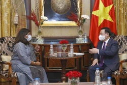 国会主席王廷惠会见印度三大集团领导人