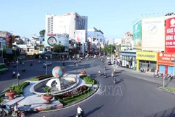 政府总理范明政：胡志明市实施社交距离措施 但需保障居民生活秩序稳定