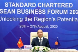 越南政府总理阮春福出席2020年渣打银行东盟商业论坛