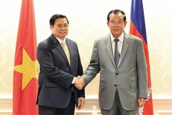 越南政府总理范明政会见柬埔寨首相洪森