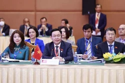 越南国会主席王廷惠出席东盟议会联盟大会执行委员会会议