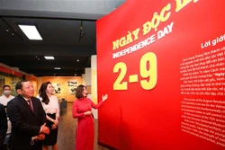 有关八月革命和九二国庆节的专题展陆续开展