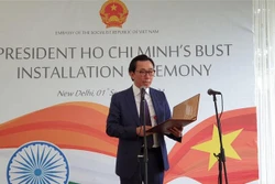 越南国庆76周年：胡志明主席塑像安放仪式在新德里举行