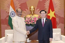 越南国会主席王廷惠与印度下议院议长奥姆·博拉举行会谈
