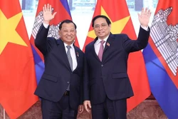 越南政府总理范明政会见柬埔寨参议院主席