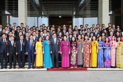 国会主席阮氏金银出席国会办公厅爱国竞赛大会
