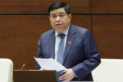 越南第十五届国会第二次会议：提出新形势下社会经济发展复苏的政策措施