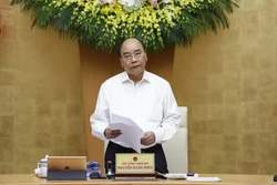 政府总理阮春福：多措并举 全力扑灭疫情