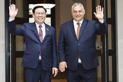 越南国会主席王廷惠会见匈牙利总理欧尔班