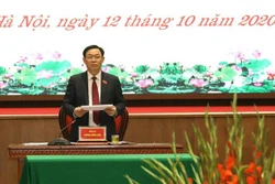 迎接党的十三大：王廷惠同志以100%赞成票再次当选河内市委书记