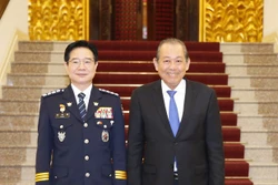 越南政府副总理张和平会见韩国警察厅司令金昌勇一行