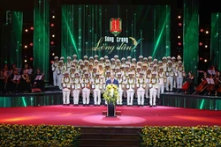 国家主席阮春福出席乡镇公安派出所所长先进个人表彰会