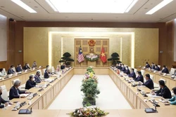 政府总理范明政与马来西亚总理伊斯梅尔·萨布里举行会谈