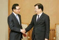 郑廷勇副总理会见韩国三星集团（越南）总裁 
