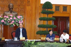 阮春福主持会议讨论中部沿海各省海岸滑坡和河口泥沙堆积情况