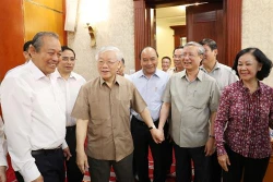 越共中央政治局召开会议 阮富仲主持