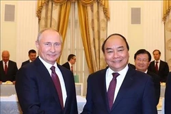 阮春福总理会见俄罗斯总统普京