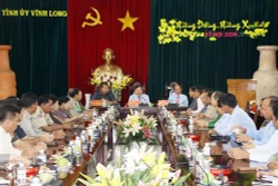 永隆省与柬埔寨磅士卑省加强友好关系
