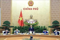 政府12月份例行会议集中讨论立法工作
