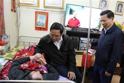范明政春节前走访慰问伤残军人疗养中心