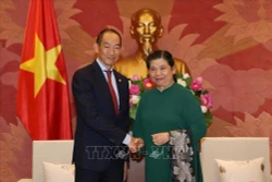 国会常务副主席丛氏放会见世界卫生组织西太平洋区域主任葛西健