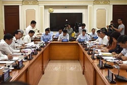 胡志明市决不让工业陷入衰退