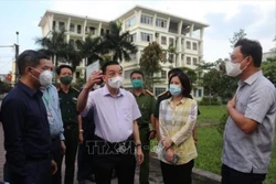 河内市人民委员会主席朱玉英：充分利用黄金48个小时来控制疫情