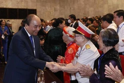 荣军烈士节75周年纪念典礼暨2022年全国先进革命有功者代表表彰大会在河内举行