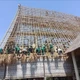 屋顶翻修工作同步有序进行。