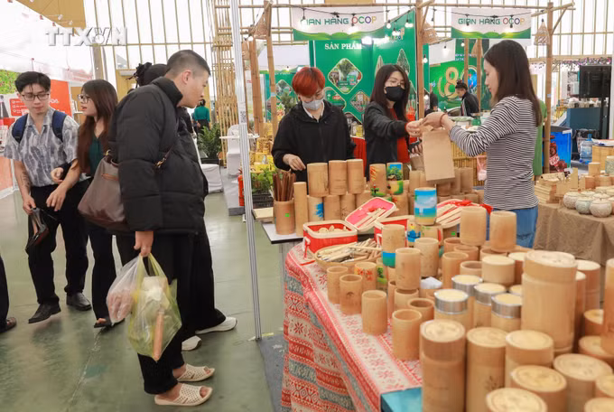 vna-potal-hoi-cho-mua-thu-2025-nhung-san-pham-than-thien-moi-truong-nang-tam-thuong-hieu-viet-8383397.jpg
