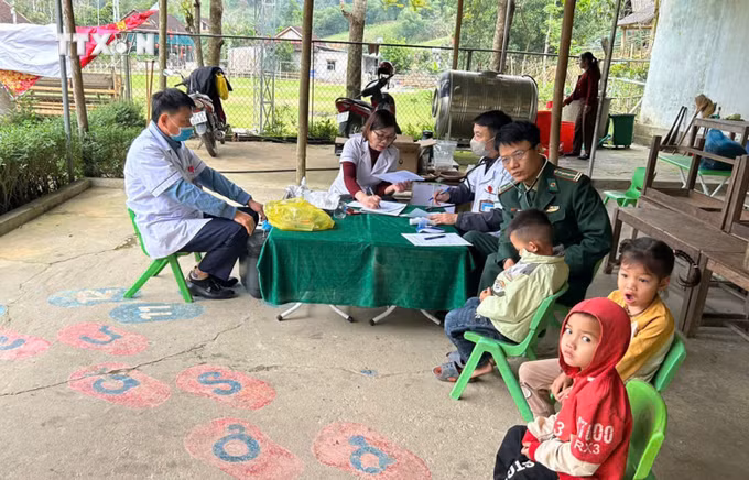 vna-potal-tu-thuoc-bien-cuong-diem-tua-cham-soc-suc-khoe-noi-phen-dau-9023724.jpg