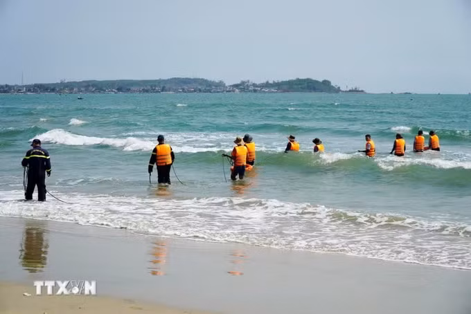 cuu-ho-duoi-nuoc-my-khe-quang-ngai.jpg