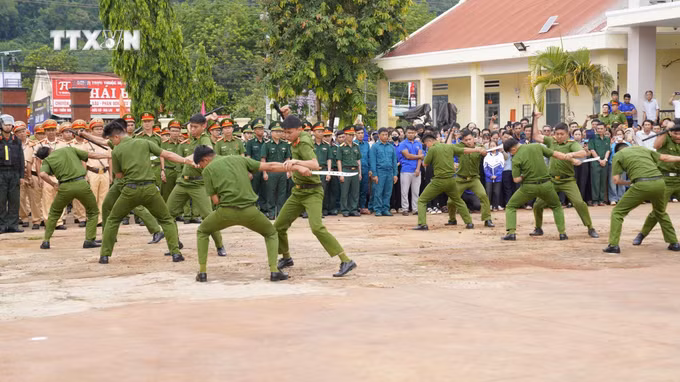 vna-potal-gia-lai-ra-quan-cao-diem-tan-cong-tran-ap-toi-pham-ma-tuy-tren-tuyen-bien-gioi-viet-nam-campuchia-8827062.jpg