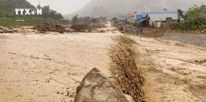 莱州省芒桑乡齐村32号国道山体滑坡路段。图：越通社发