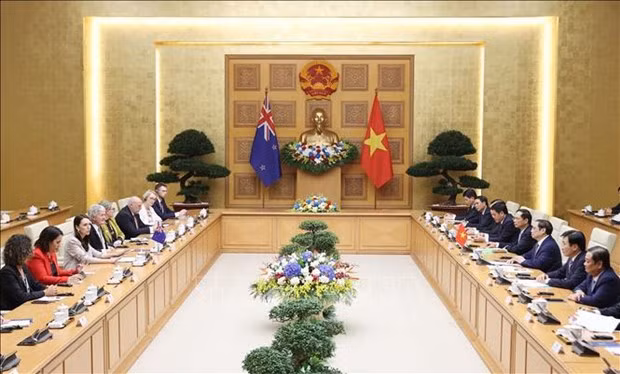 越南政府总理范明政与新西兰总理杰辛达·阿德恩举行会谈