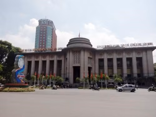 越南国家银行就美国将列入“货币操控国”做出回应