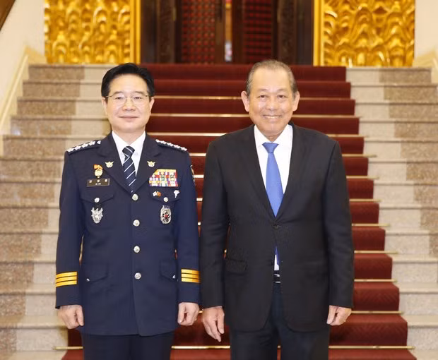 越南政府副总理张和平会见韩国警察厅司令金昌勇一行