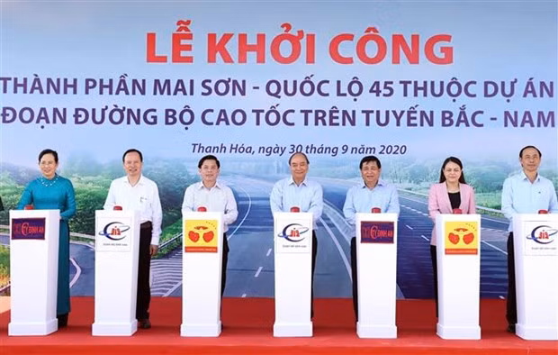 阮春福总理出席梅山高速公路-第45号国道项目开工仪式