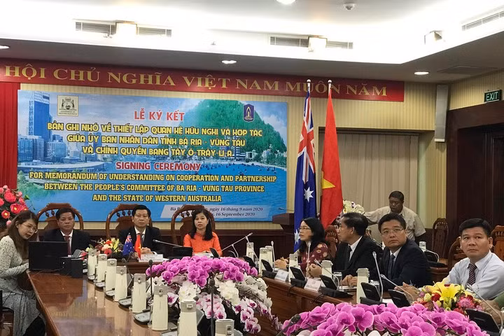 巴地头顿省与西澳大利亚州签署双边合作备忘录