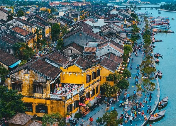 越南旅游：会安市努力发挥旅游业的“火车头”引领作用