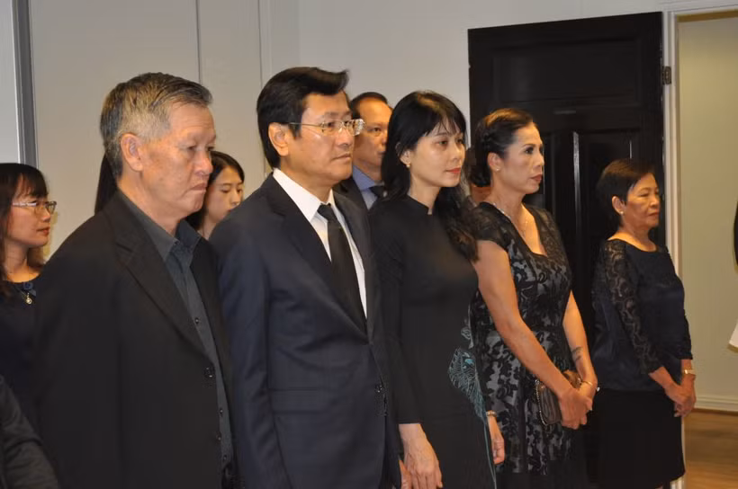 原越共中央总书记黎可漂吊唁仪式在挪威举行