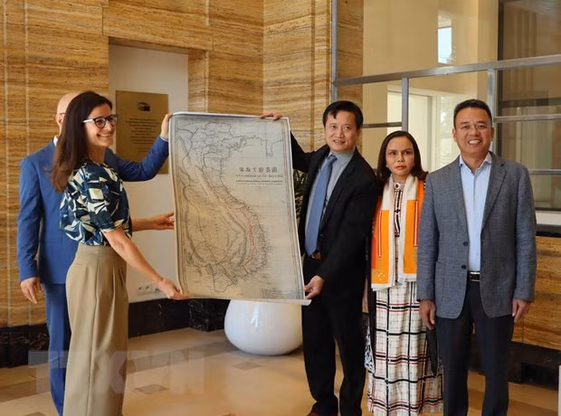 越南向欧洲历史博物馆赠送《安南大国画图》