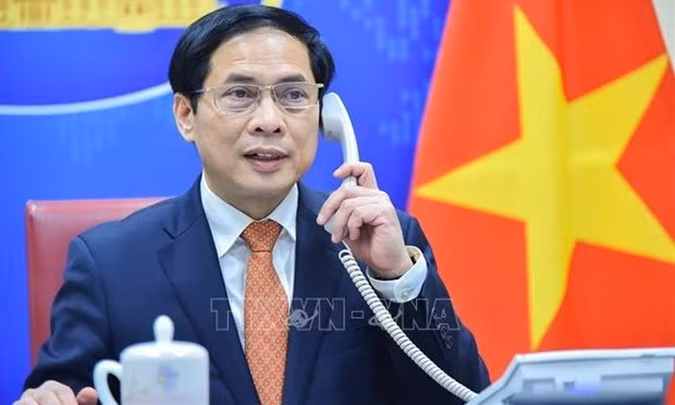 越南外交部长裴青山与奥地利欧洲和国际事务部长沙伦贝格通电话