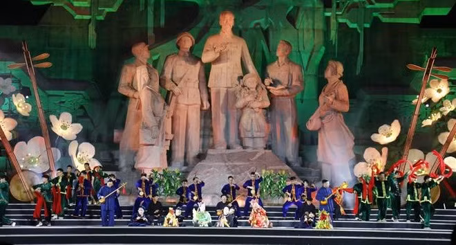 “越南岱依族、侬族和傣族天曲”人类非物质文化遗产代表作名录证书颁证仪式举行