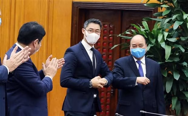 越南政府总理阮春福会见前德国副总理罗斯勒